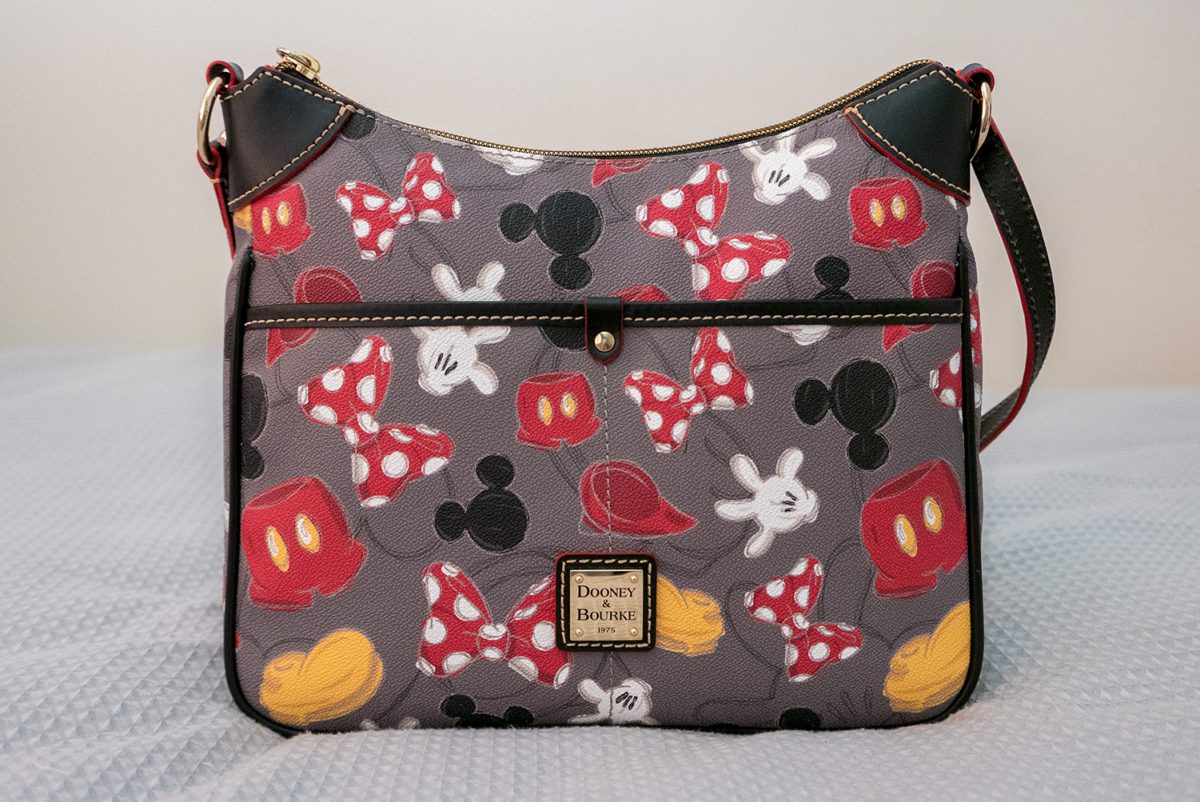 Amazon.co.jp: Mickey Mouse Key Chain (Earhat Shaped Coin Case), Key Holder,  Disney, Small Purse, Coin Purse, Mini Pouch, Resort Limited Edition :  Clothing, Shoes & Jewelry